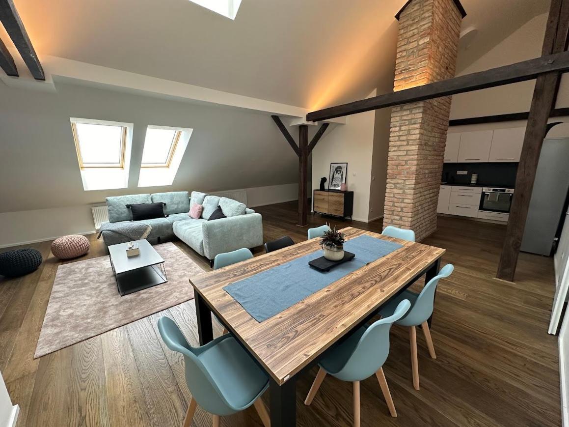Loft Apartments Prague Luaran gambar