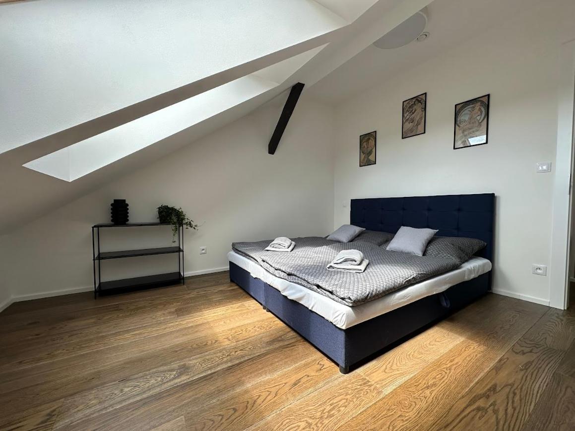 Loft Apartments Prague Luaran gambar