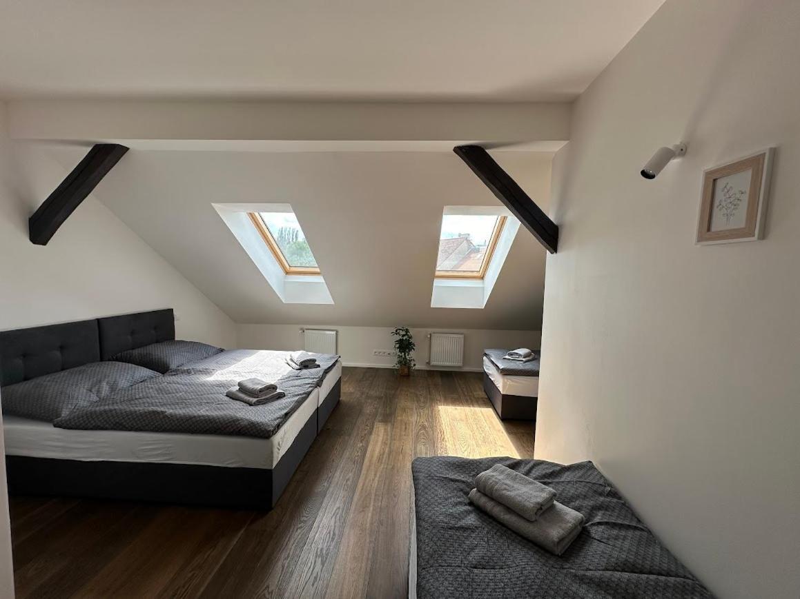 Loft Apartments Prague Luaran gambar